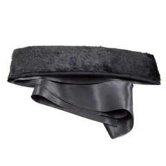 The silk plush lifts the buttocks to make it easy to enter