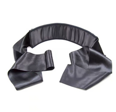 The silk plush lifts the buttocks to make it easy to enter